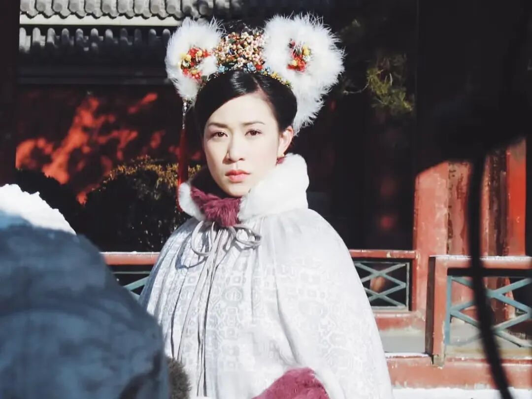 50岁佘诗曼私生活曝光：未婚独居没娃，一顿晚饭1288