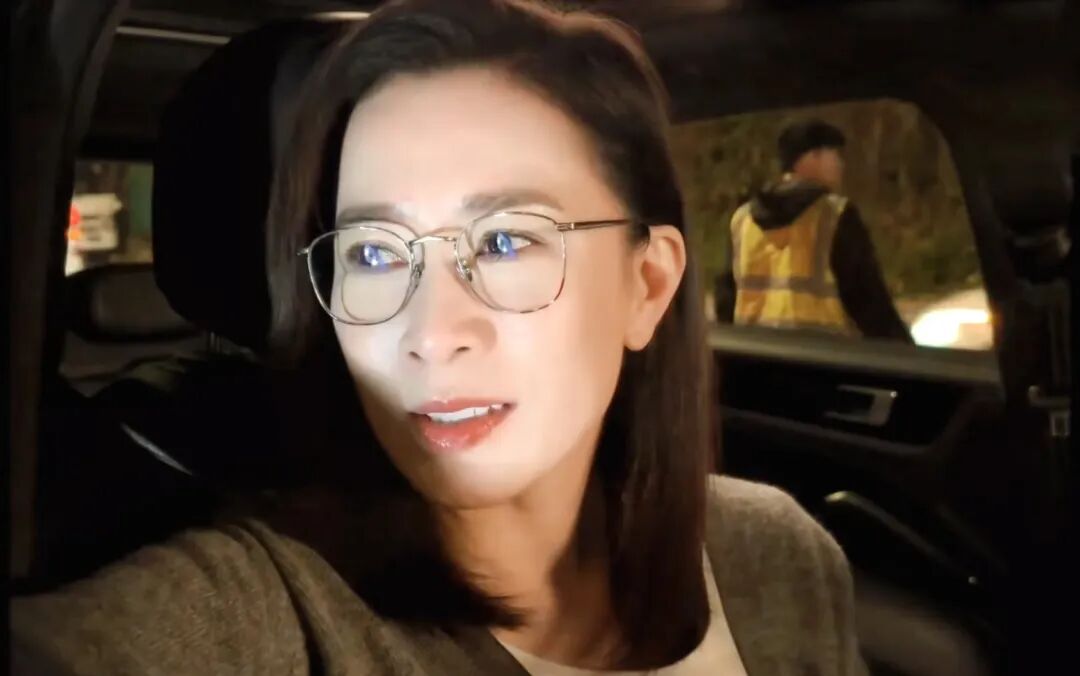 50岁佘诗曼私生活曝光：未婚独居没娃，一顿晚饭1288