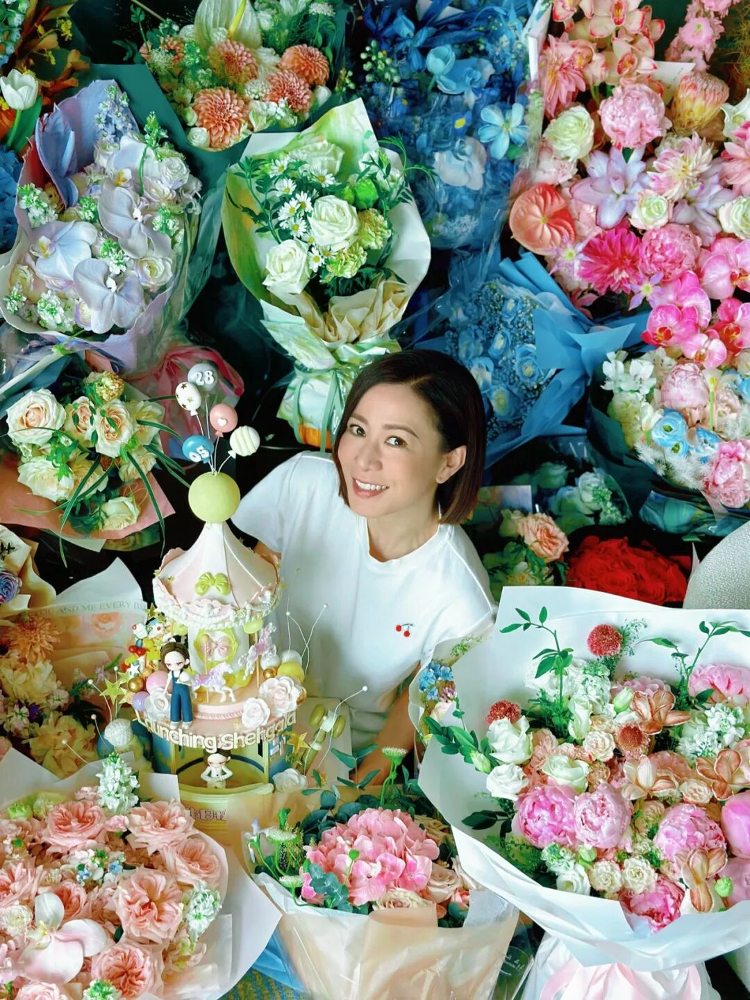 50岁佘诗曼私生活曝光：未婚独居没娃，一顿晚饭1288