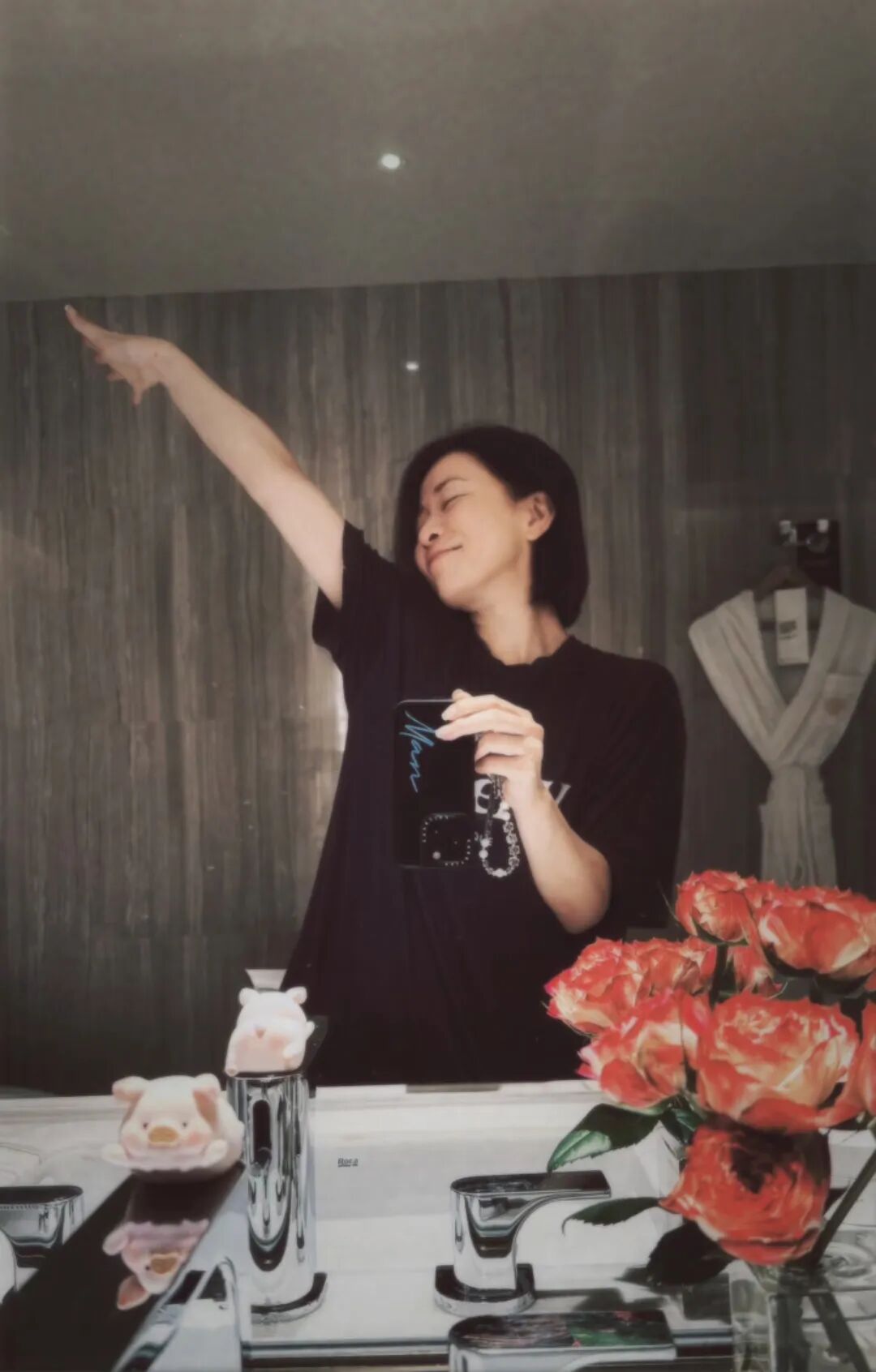 50岁佘诗曼私生活曝光：未婚独居没娃，一顿晚饭1288