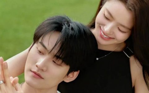 搭完陈妍希搭赵晴，周柯宇《狙击蝴蝶》后火了，被于正“锁”在剧组