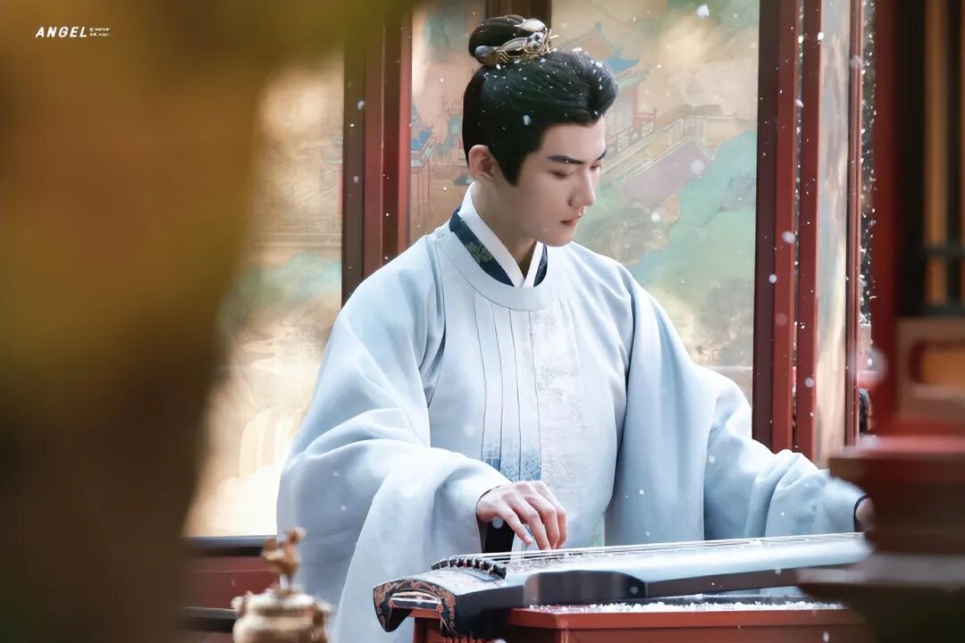 搭完陈妍希搭赵晴，周柯宇《狙击蝴蝶》后火了，被于正“锁”在剧组