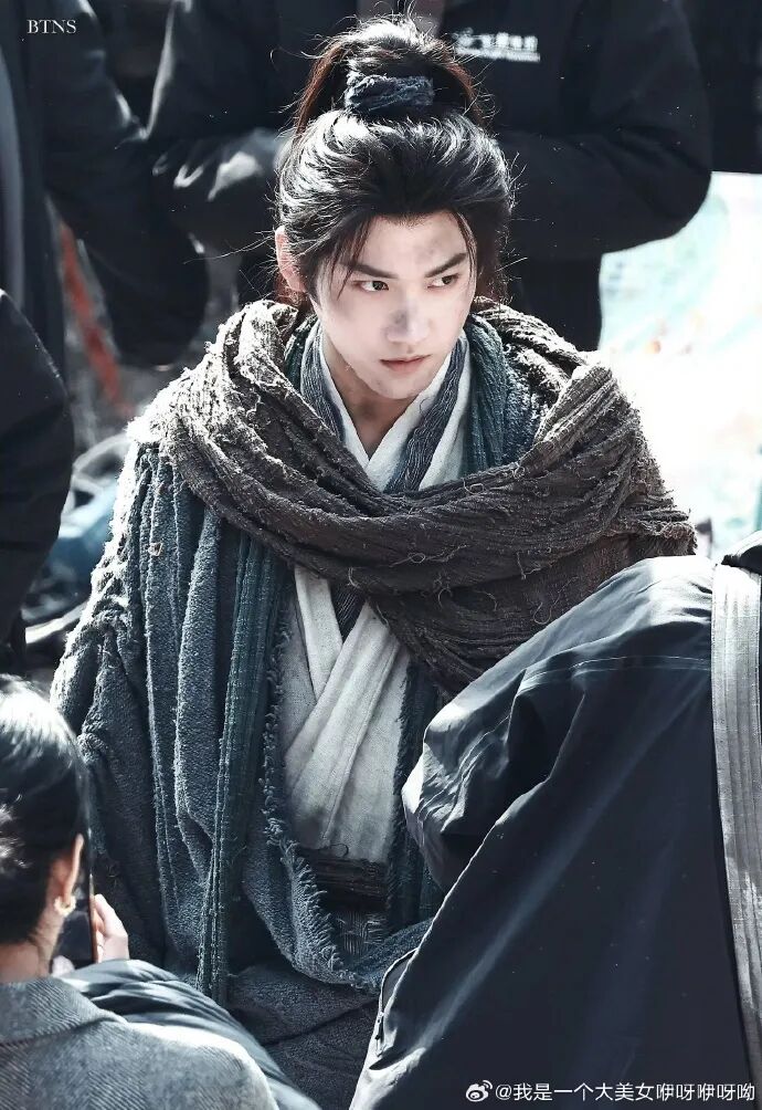 搭完陈妍希搭赵晴，周柯宇《狙击蝴蝶》后火了，被于正“锁”在剧组