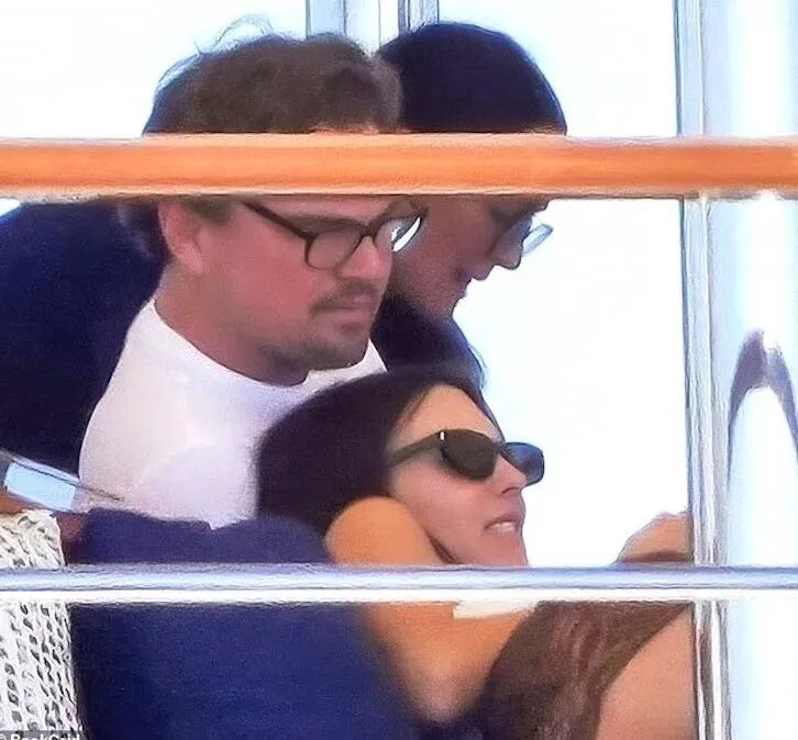 小李子为爱瘦身！为27岁超模女友打破魔咒又主动减肥... 这还是他吗？？