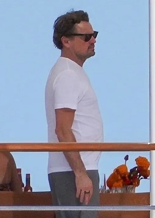 小李子为爱瘦身！为27岁超模女友打破魔咒又主动减肥... 这还是他吗？？