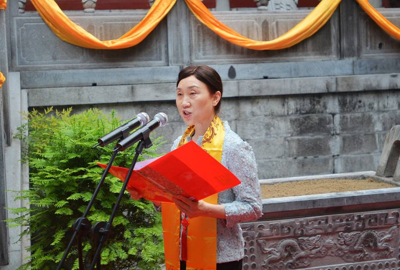 李微微的白发，到底藏着什么秘密