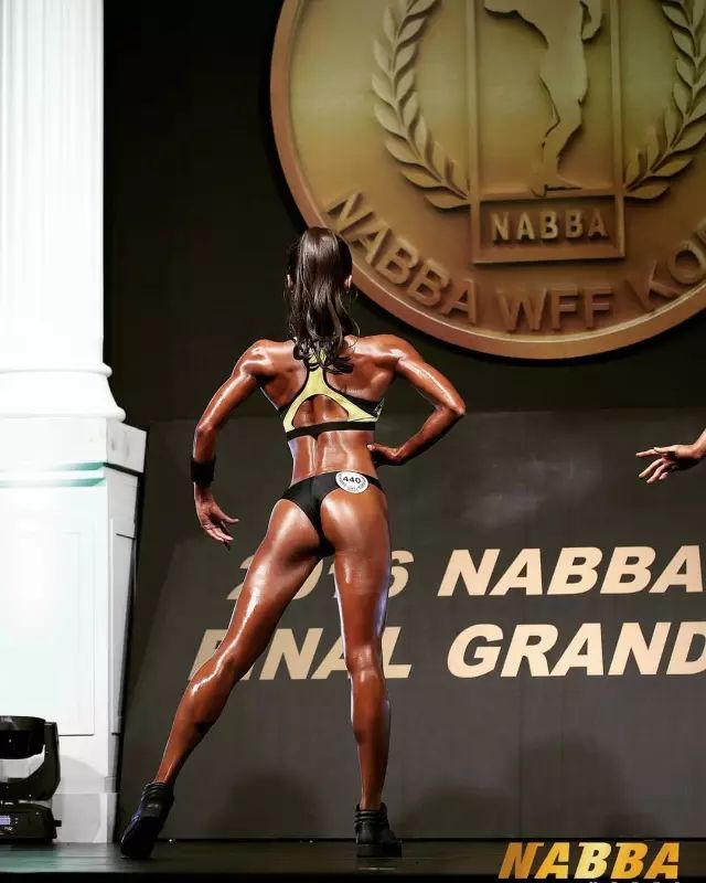 从清秀到性感，从女生到女人，当这个女医生脱下白大褂，震惊了整个病房！