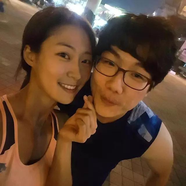 从清秀到性感，从女生到女人，当这个女医生脱下白大褂，震惊了整个病房！