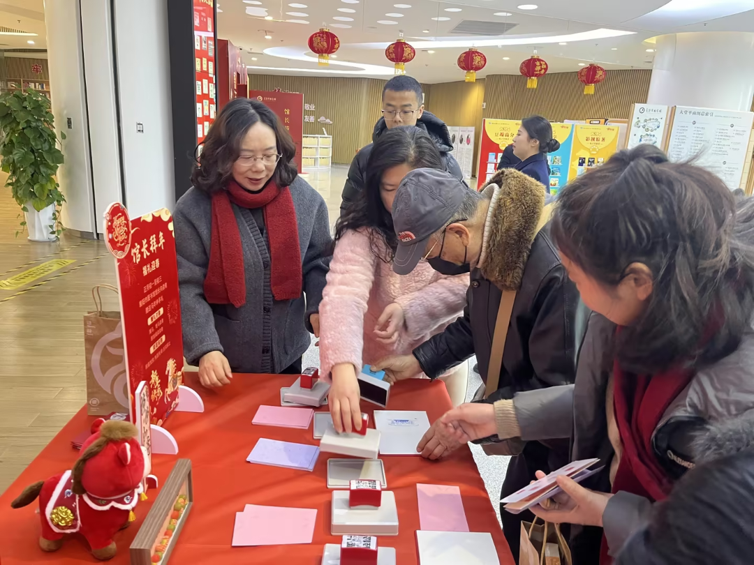 策马迎新春 书香启新程——襄阳市图书馆（少年儿童图书馆）春节文化服务绘就惠民新图景