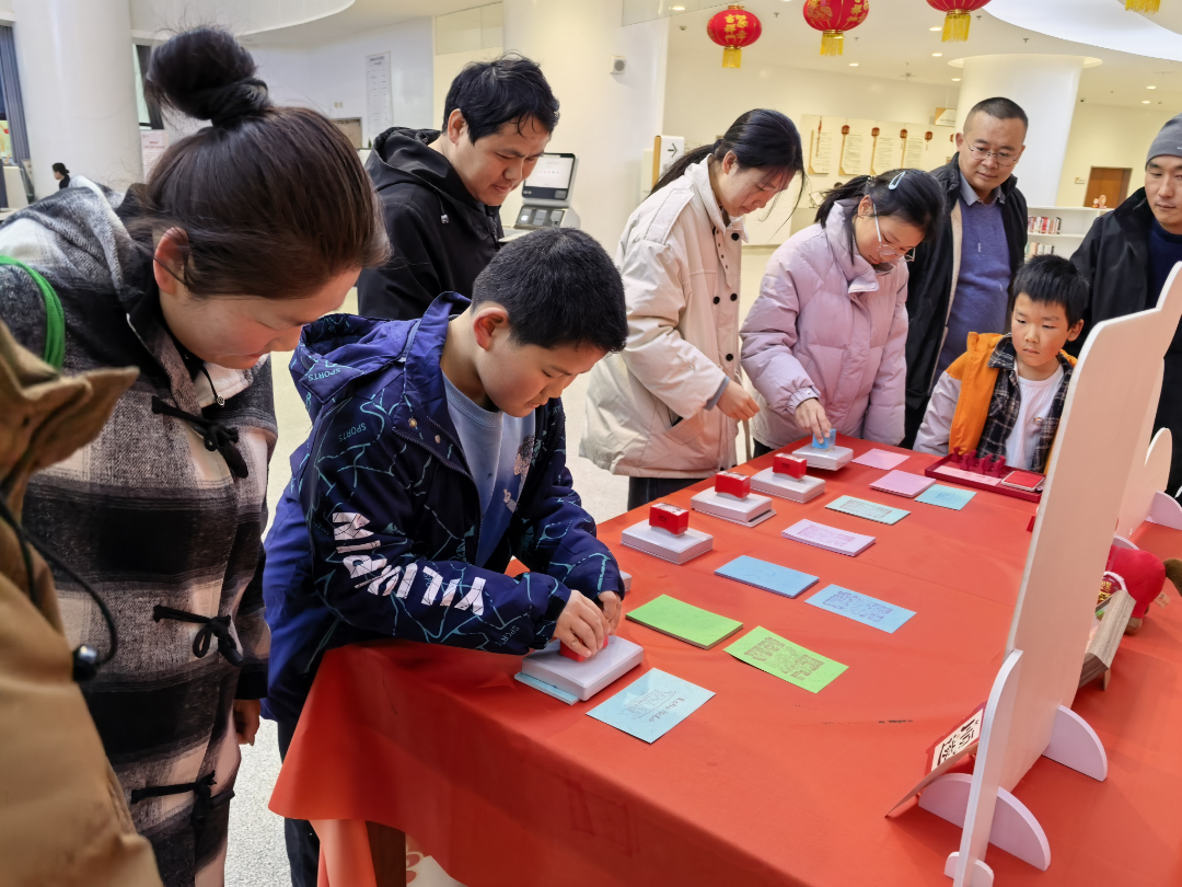 策马迎新春 书香启新程——襄阳市图书馆(少年儿童图书馆)春节文化服务绘就惠民新图景