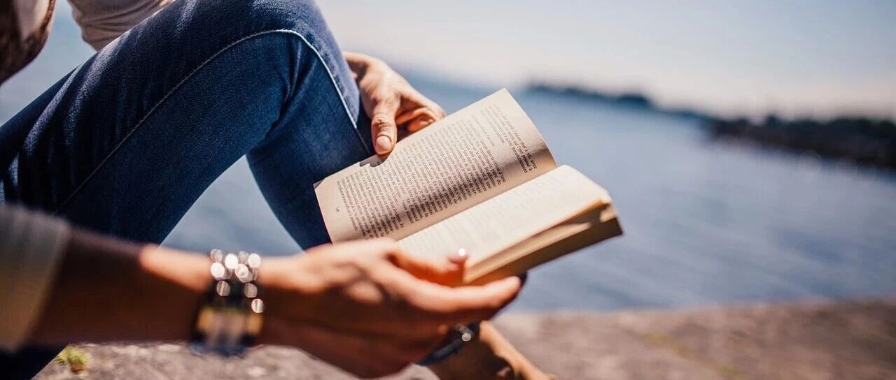 书单推荐 | 坐高铁必备，这8本书，每本都能在2小时内看完