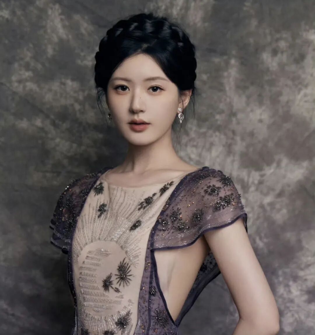 娜然歪屁股进不了霍家？吴京被资本威胁力捧于适？赵露思商务天花板级别？九亿姐再次怀孕？二婚女监控新老公团队？