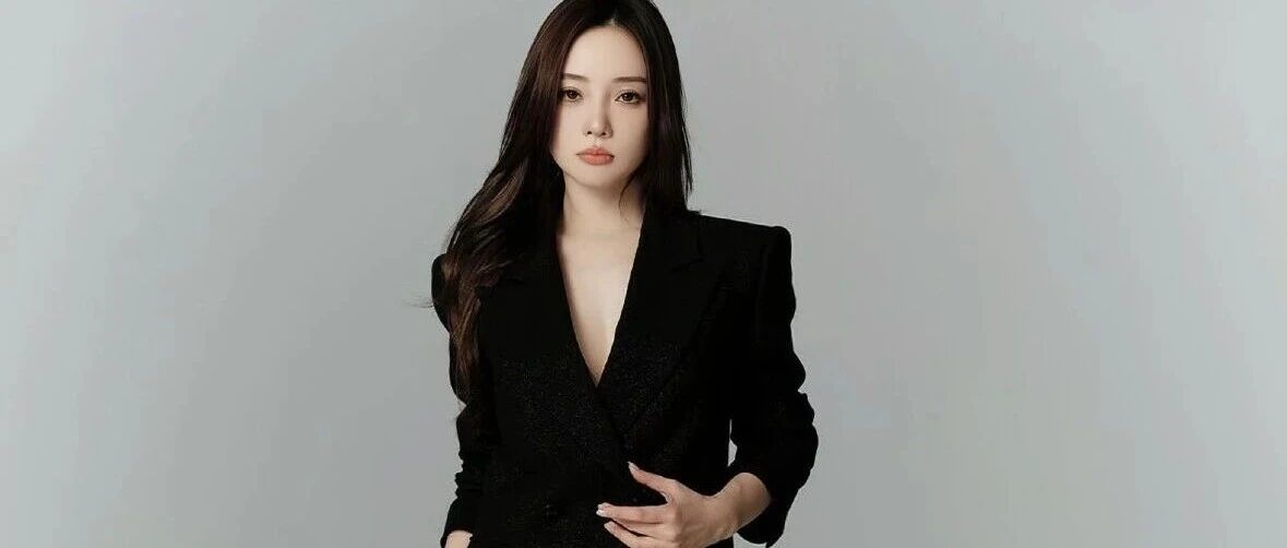 李小璐上《浪姐》和贾乃亮有关？朱一龙易烊千玺撕破脸？《镖人》票房实际不好？阔太直播被警告？大嘴女和亲爹都在海外？