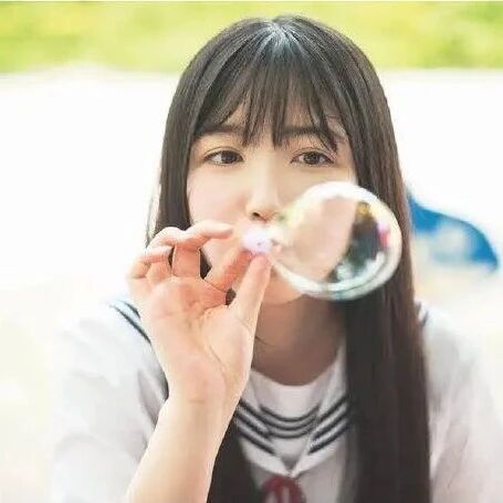 写真：久保史绪里くぼ しおり