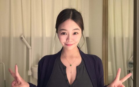 上班啦～天天赚那几粒米！！