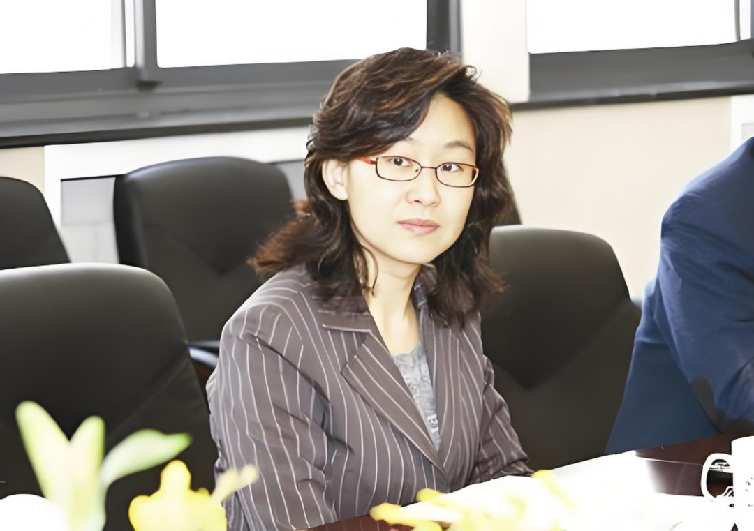 37岁正厅、17年未动：女官员练月琴的“失速”人生