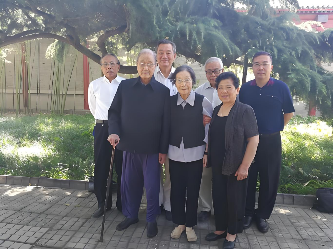 211岁爱情能走多远?宋平夫妇用82年回答