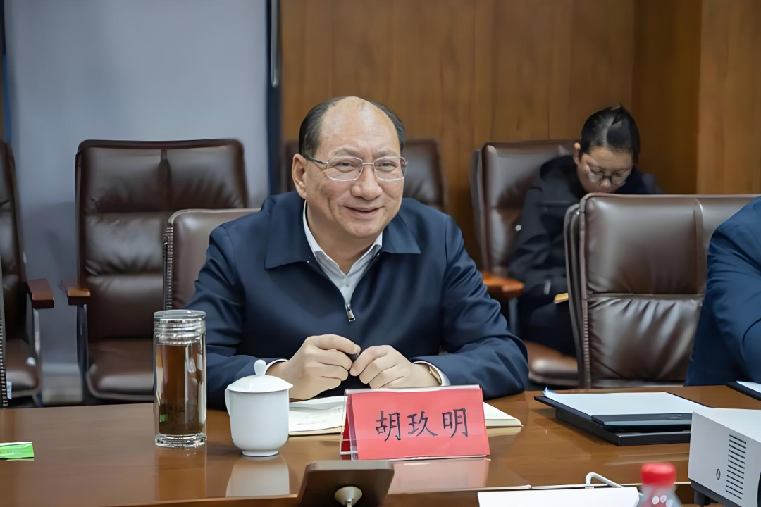 冯云乔的仙桃往事：15小时，如何关上正厅之门