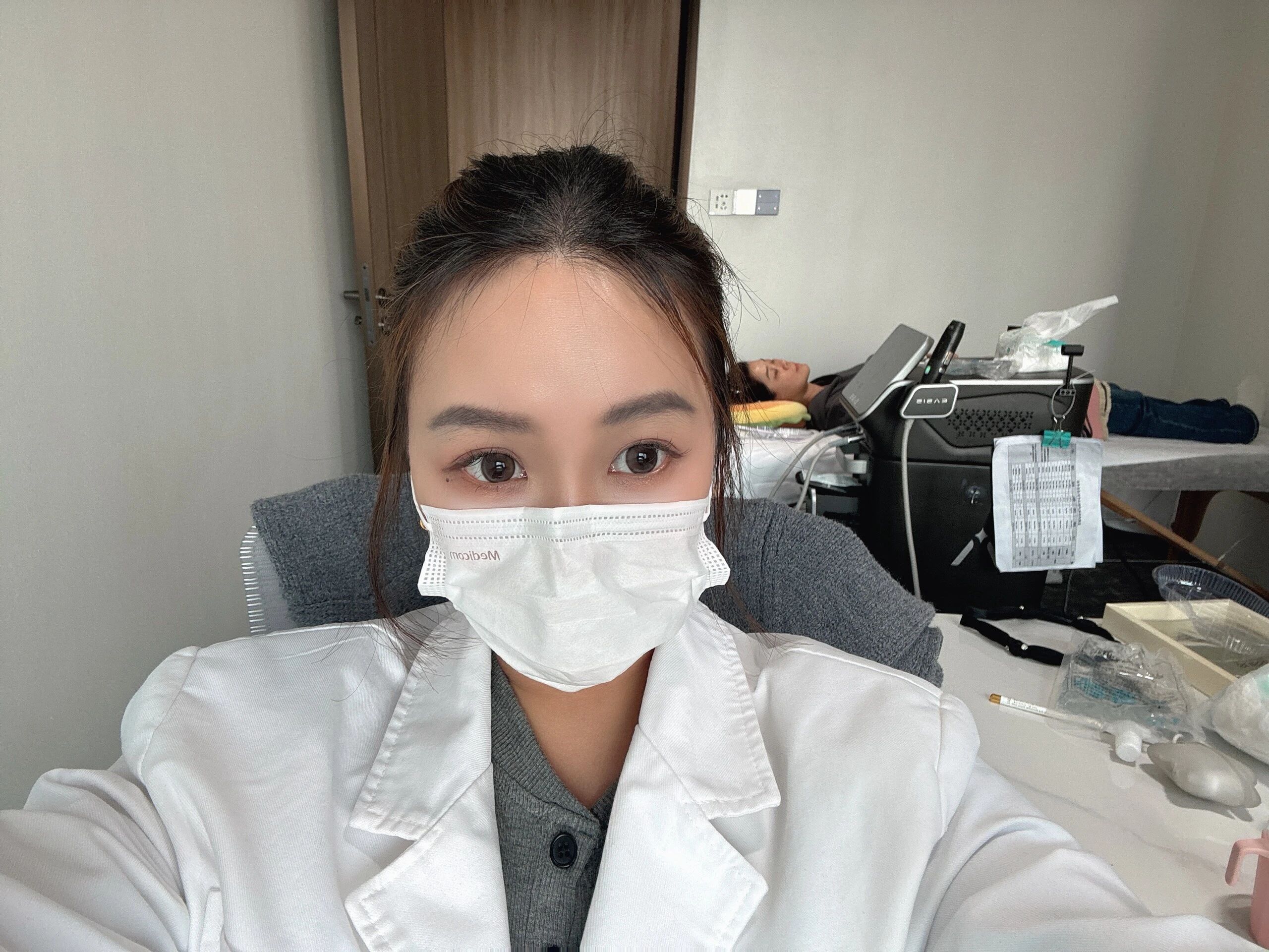 忙碌的我们，忙碌生活中的黄晓静