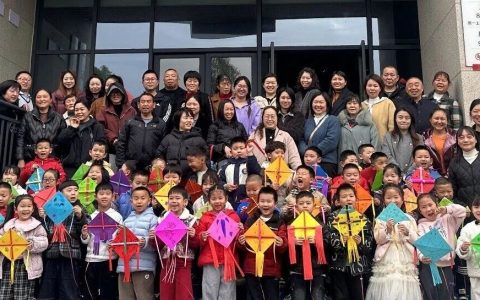 巴哥东妹亲子读书会：拥抱绘本 聆听春光