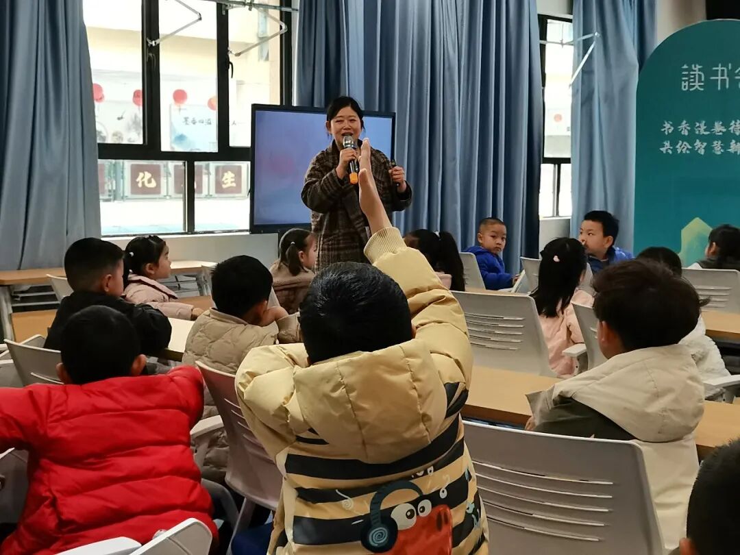 巴哥东妹亲子读书会：拥抱绘本 聆听春光