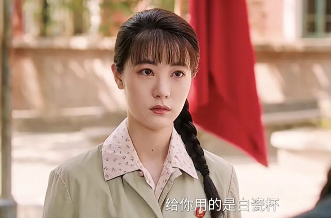 《纯真年代的爱情》大结局了！本来奔着虐恋去的，结果看着看着忽然顿悟出剧中五个女孩的命运与原生家庭教育有很大关系！