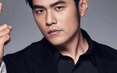 周杰伦屁股歪得太严重？何润东踩着张凌赫翻红？王鸥自有品牌割韭菜？李兰迪太抠门？