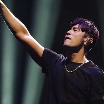 周杰伦新专辑又来圈钱？陈飞宇粘着迪丽热巴吸血？邓凯遭遇多位小生截胡？陈鹤一和饶嘉迪被拍恋情？