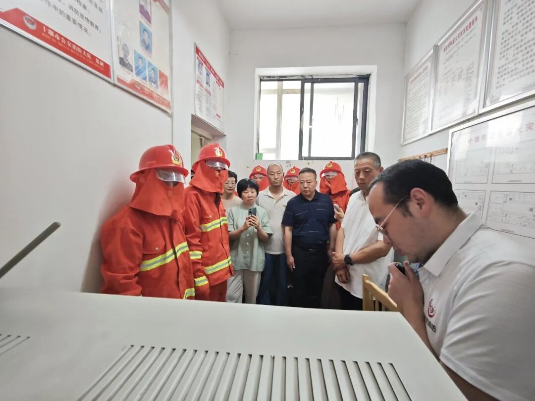 识消防器材 学应急技能：十堰市图书馆开展消防安全培训演练活动