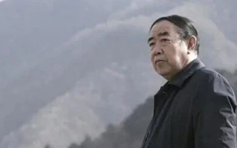 贾平凹：人老了，躺在病床上才明白，废掉身体最快速的方式，不是抽烟、喝酒、打麻将，而是这3件事